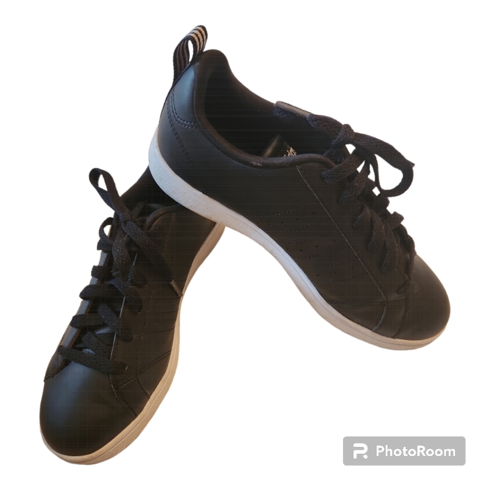 Like new! Vegan Adidas Sneakers US 6